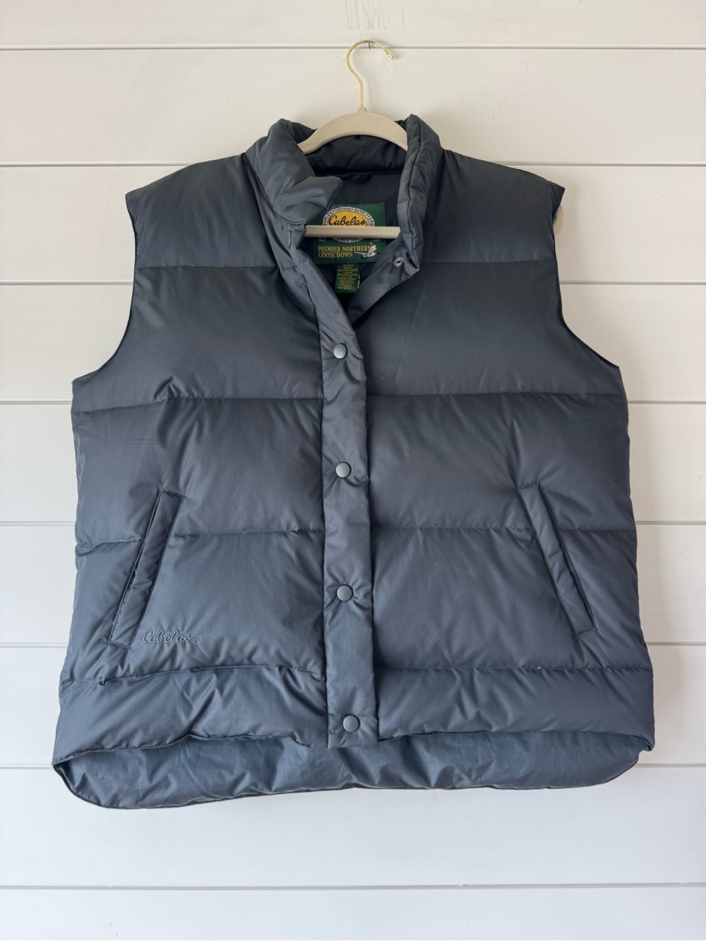 Cabela's Men's Premier Northern Goose Down Puffer Vest in Slate Gray